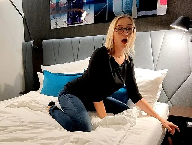 Dildo-Fund im Hotelzimmer