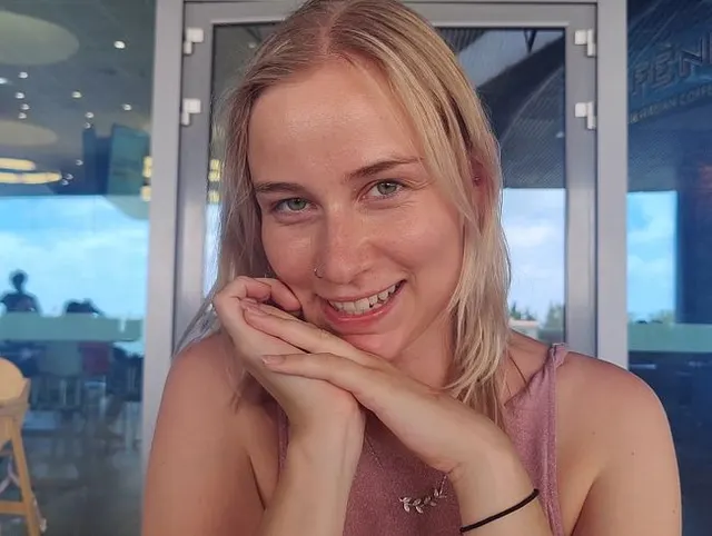 Spontan hart im Einkaufszentrum gefickt